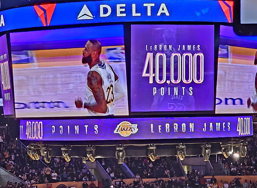 LeBron James Makes History: First Player to Reach 40000 Career Points